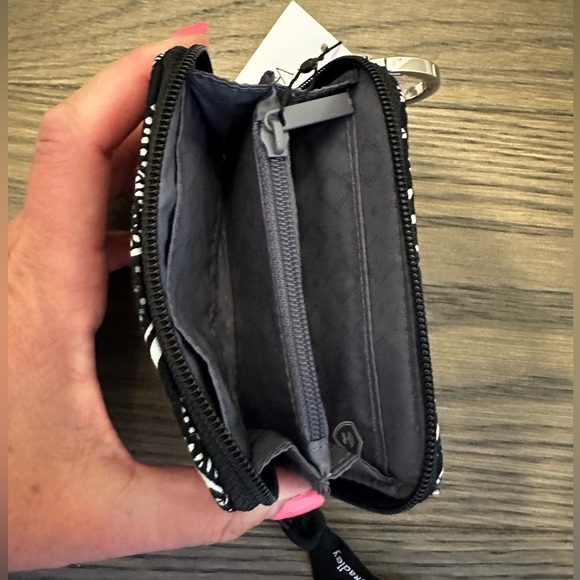 ❤️AMAZING DEAL❤️ Vera Bradley RFID Petite Zip-Around Wallet NWT - Picture 4 of 6
